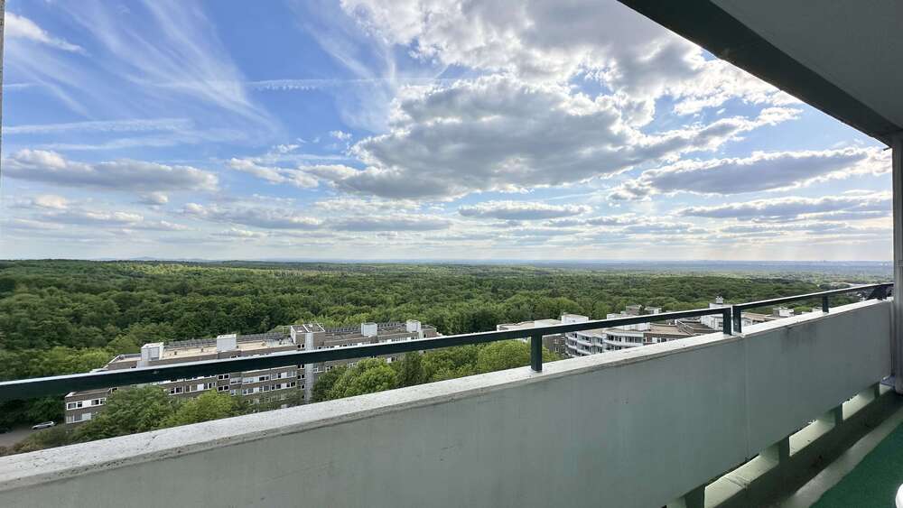 Thumbnail-Wohnung zum Kaufen in Bergisch Gladbach 245.000,00 € 129 m²