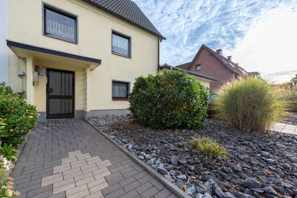 Thumbnail-Haus zum Kaufen in Mülheim an der Ruhr Saarn 349.000,00 € 116 m²