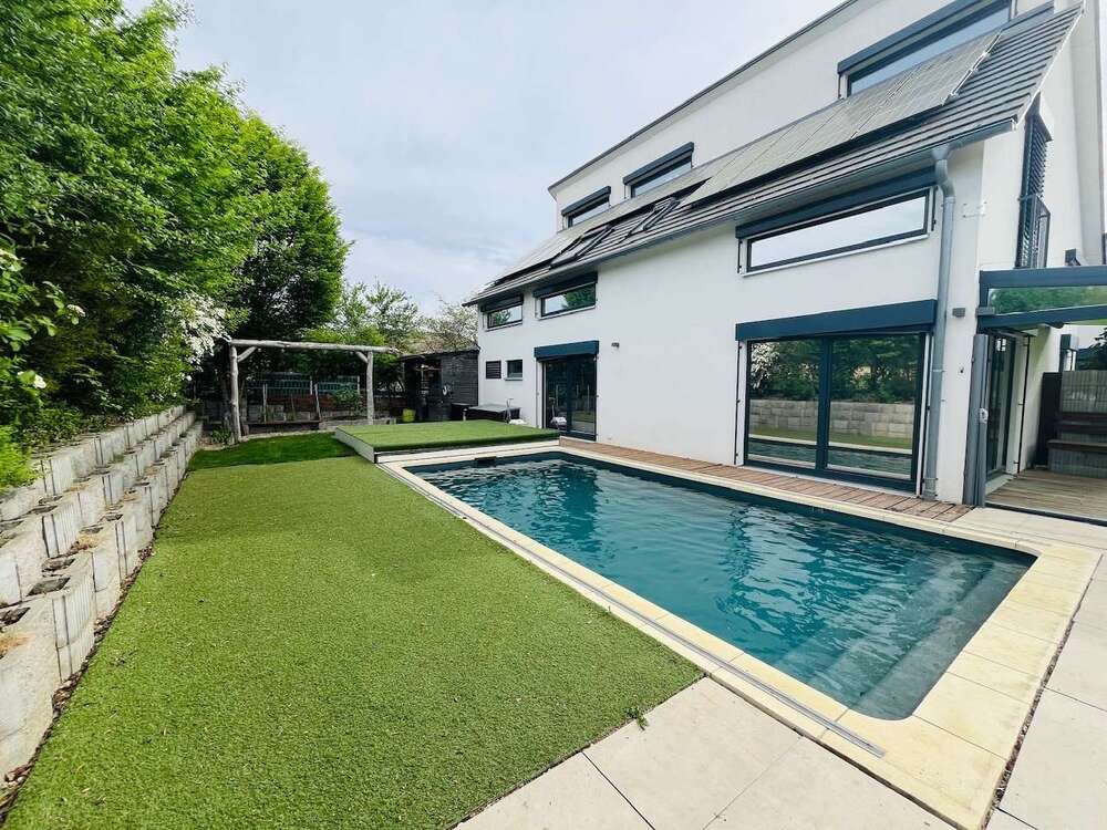Thumbnail-Haus zum Kaufen in Eutingen 1.250.000,00 € 180 m²