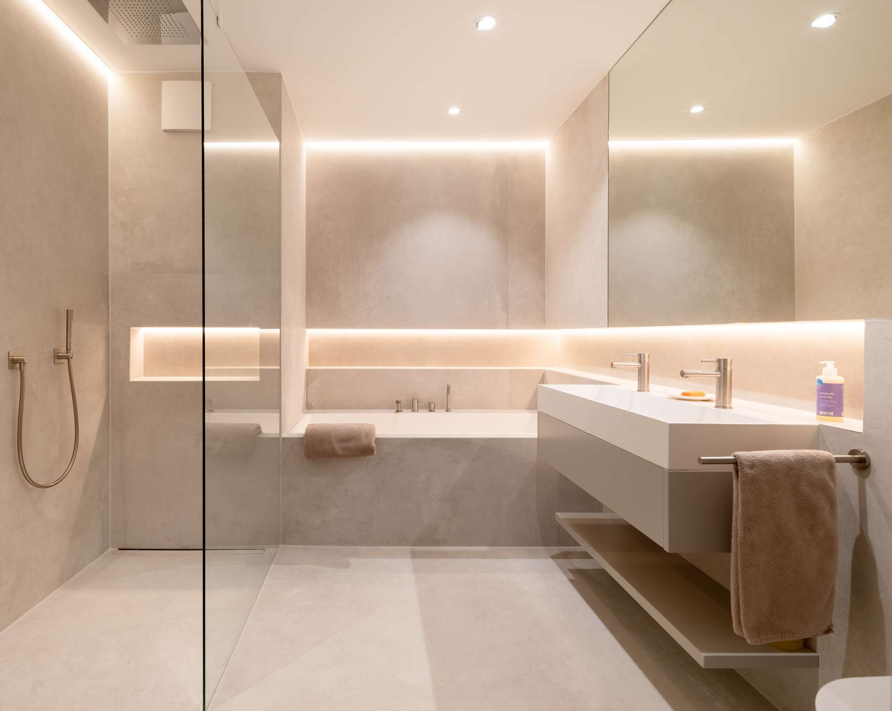 Thumbnail-Wohnung zum Kaufen in Hamburg 1.780.000,00 € 105.67 m²