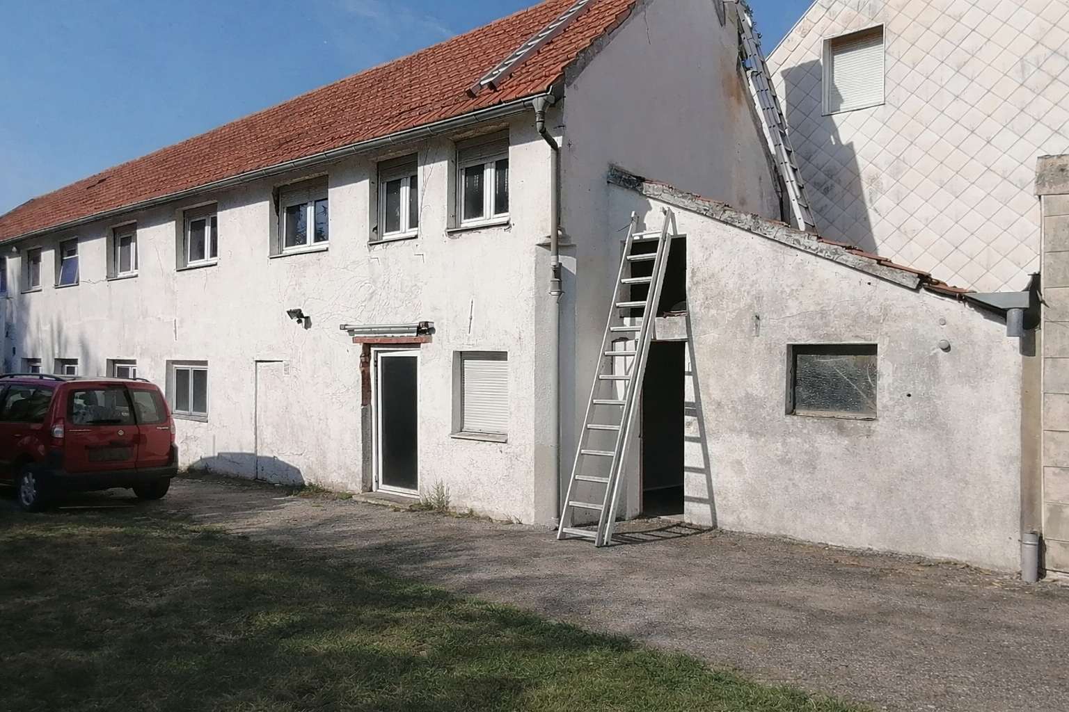 Thumbnail-Haus zum Kaufen in Pirmasens 170.000,00 € 330 m²