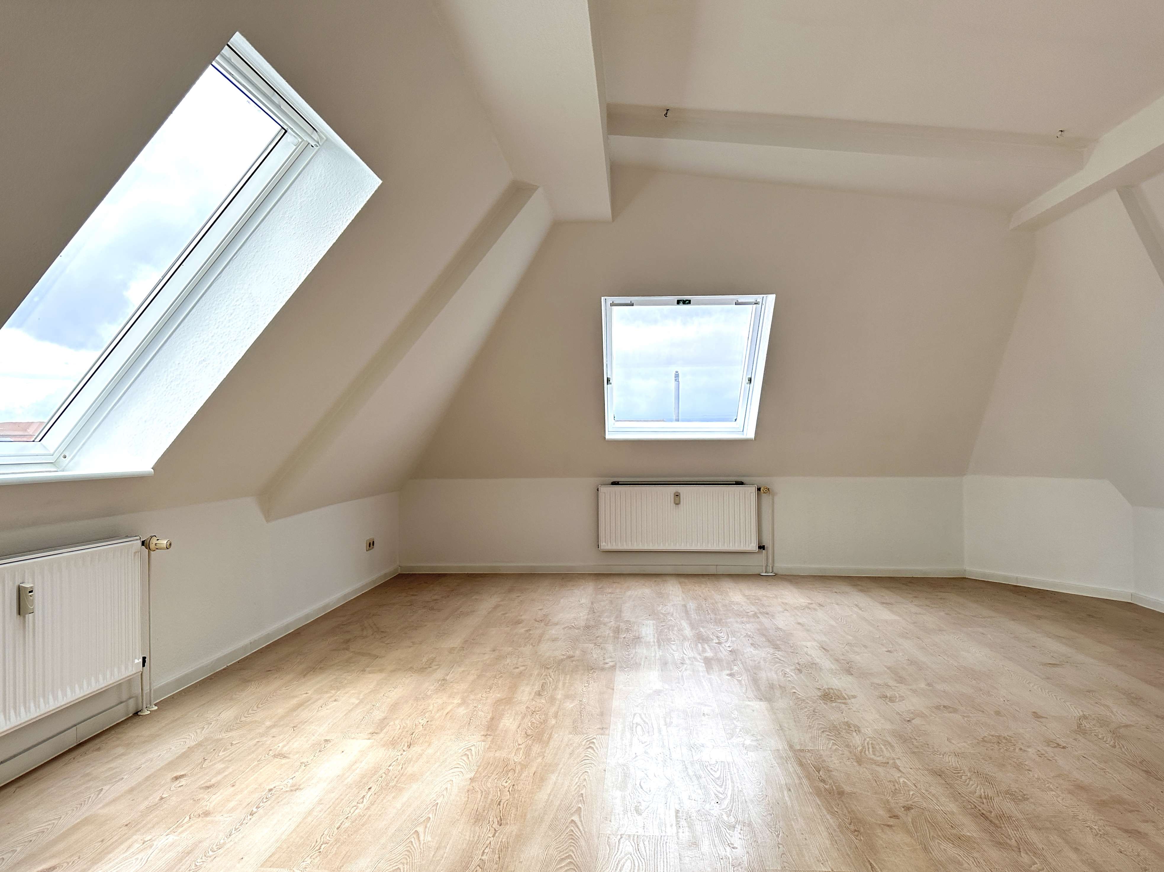 Thumbnail-Wohnung zum Mieten in Magdeburg 333,00 € 37 m²