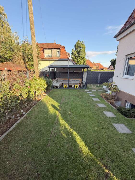 Thumbnail-Haus zum Kaufen in Frankfurt am Main 650.000,00 € 180 m²