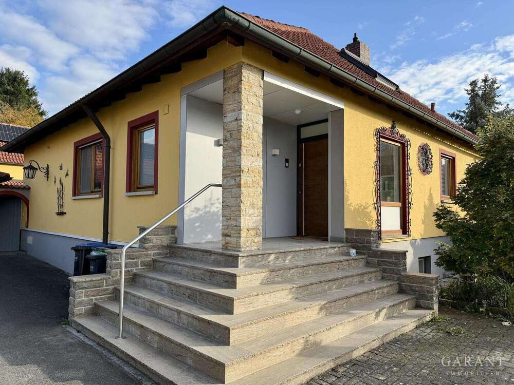 Thumbnail-Haus zum Mieten in Iphofen 2.350,00 € 214 m²