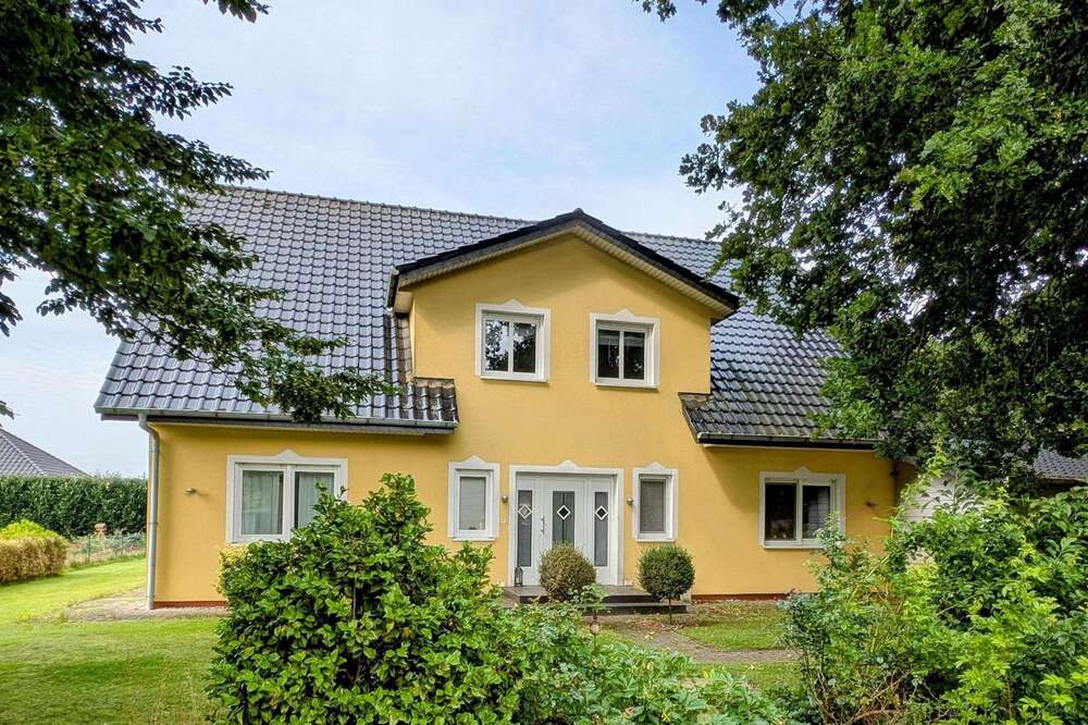 Thumbnail-Haus zum Kaufen in Armstorf 359.000,00 € 244.11 m²