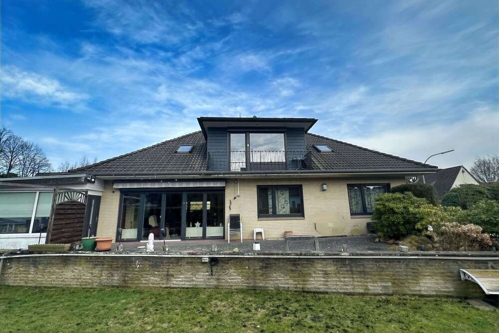 Thumbnail-Haus zum Kaufen in Bremerhaven 459.000,00 € 254.63 m²