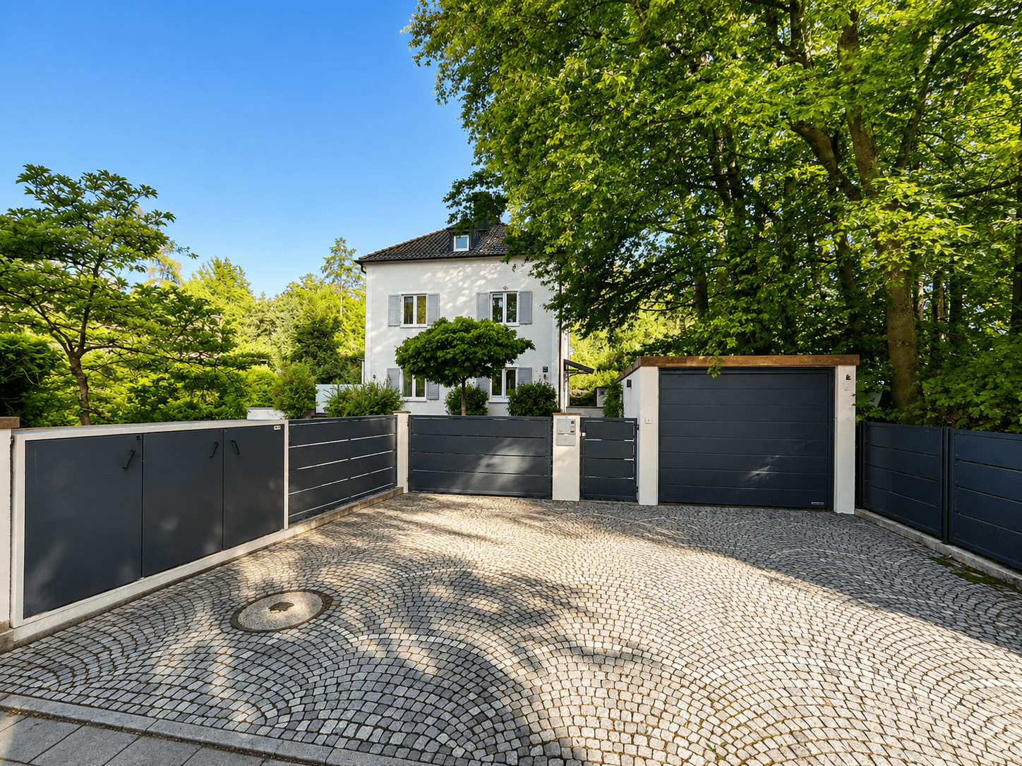 Thumbnail-Haus zum Mieten in München 6.500,00 € 186.2 m²