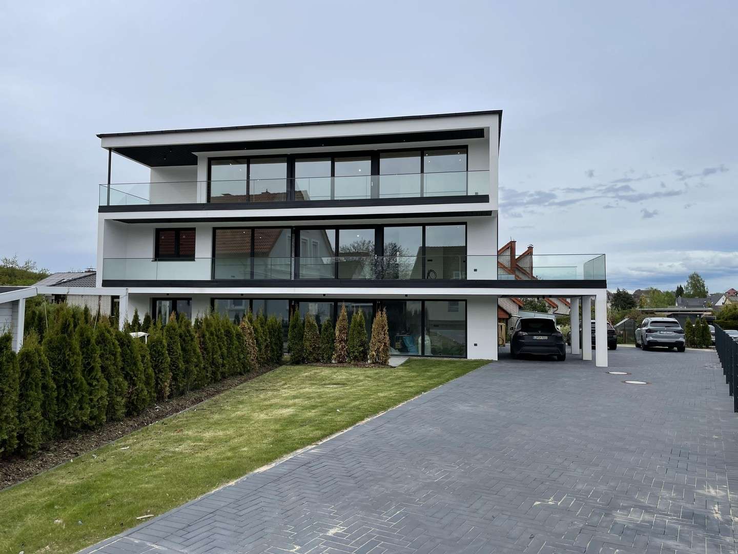 Thumbnail-Wohnung zum Kaufen in Detmold Hiddesen 499.000,00 € 137 m²