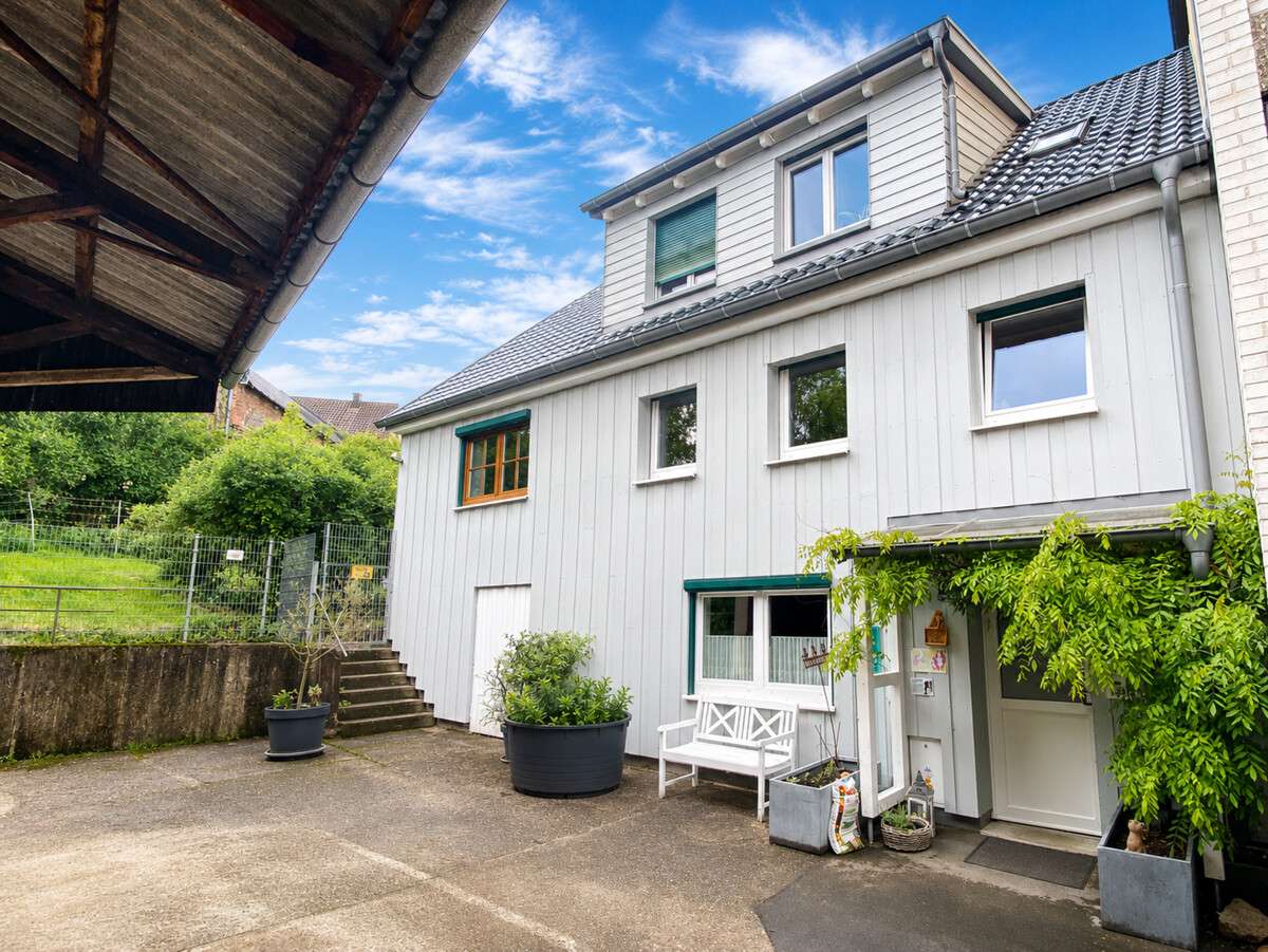 Thumbnail-Haus zum Kaufen in Steinheim-Kleinbottwar 597.000,00 € 175.49 m²