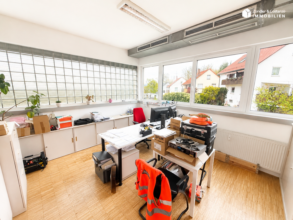 Thumbnail-Halle in Esslingen am NEckar 1.100,00 € 130 m²