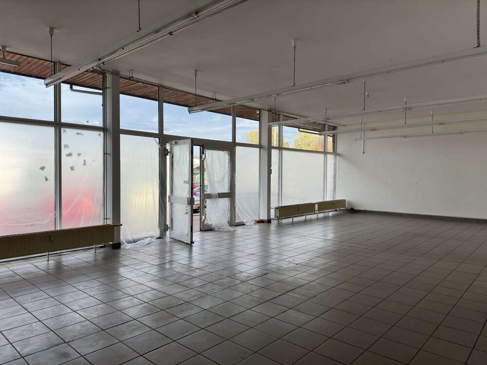 Thumbnail-Einzelhandel in Waldheim 1.600,00 € 235.75 m²