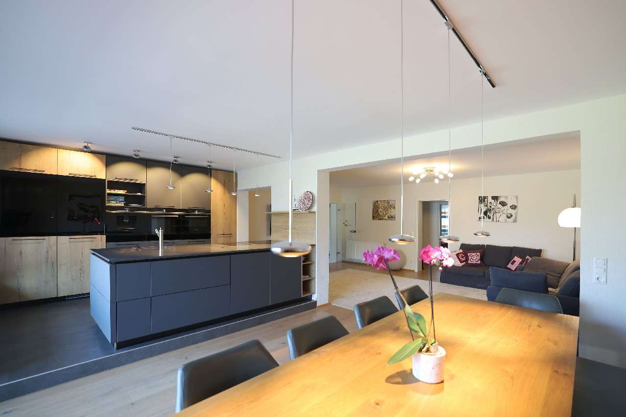 Thumbnail-Wohnung zum Kaufen in Solingen 550.000,00 € 195.16 m²