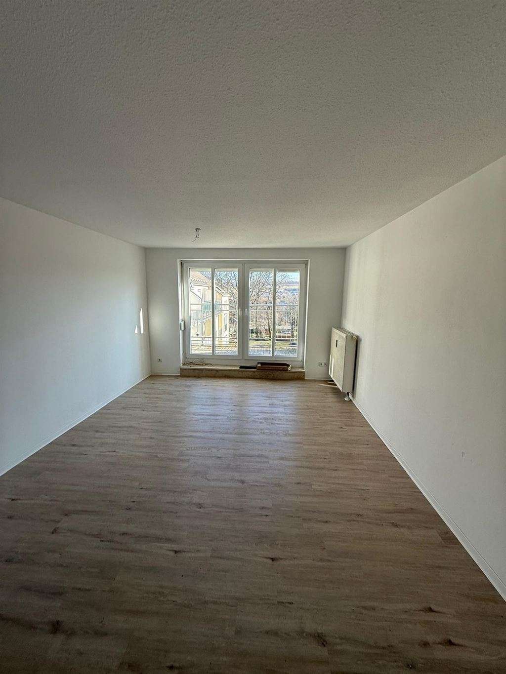 Thumbnail-Wohnung zum Mieten in Limbach-Oberfrohna 350,00 € 60 m²