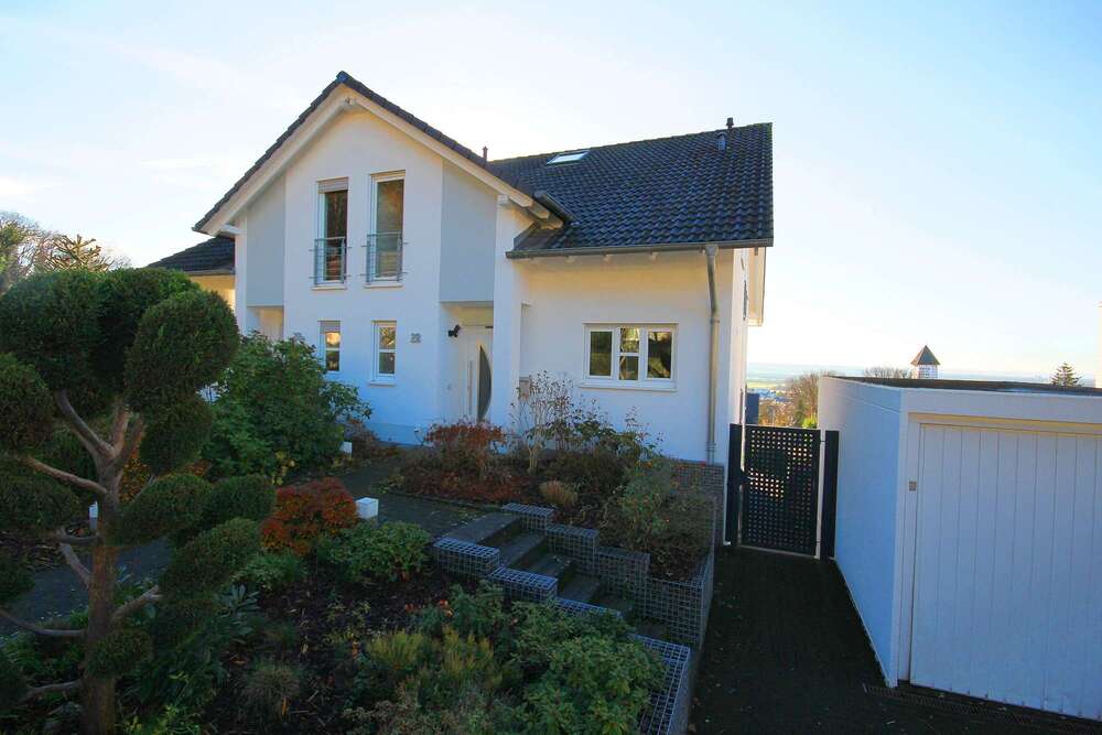 Thumbnail-Haus zum Mieten in Siegburg 1.600,00 € 179 m²