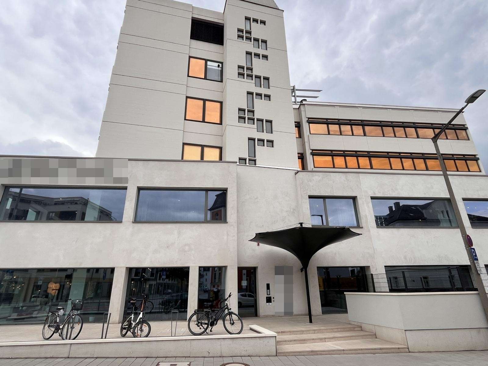 Thumbnail-Einzelhandel in Regensburg 2.432,65 € 248.23 m²