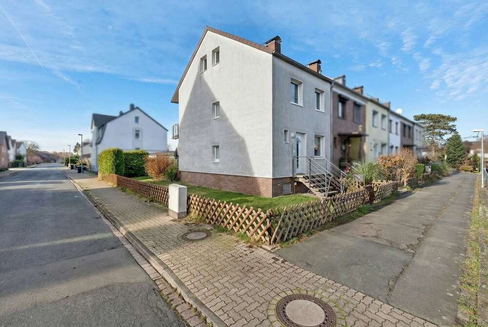 Thumbnail-Haus zum Kaufen in Lehrte 370.000,00 € 111.96 m²