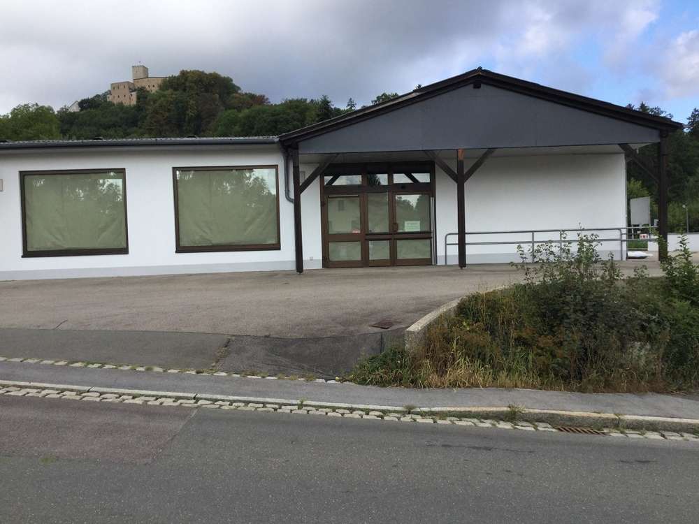 Thumbnail-Einzelhandel in Falkenstein 4.000,00 € 382 m²