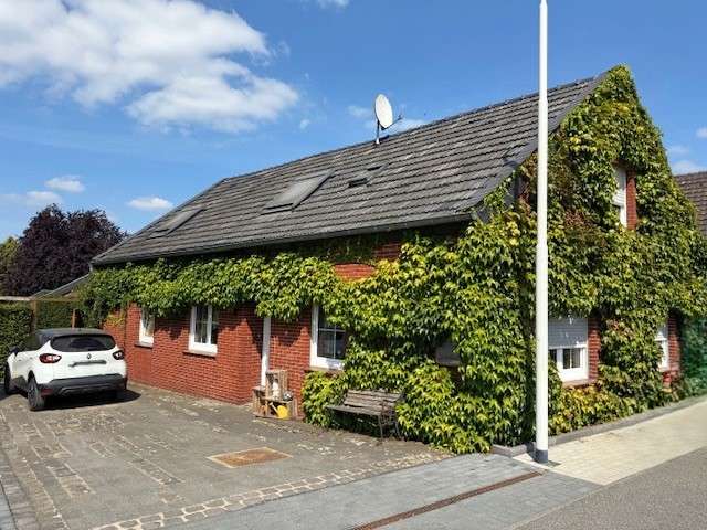 Thumbnail-Haus zum Kaufen in Nettetal 339.000,00 € 135.45 m²