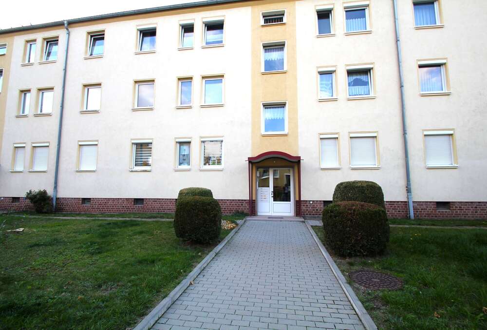 Thumbnail-Wohnung zum Kaufen in Hohenstein-Ernstthal 54.000,00 € 60 m²