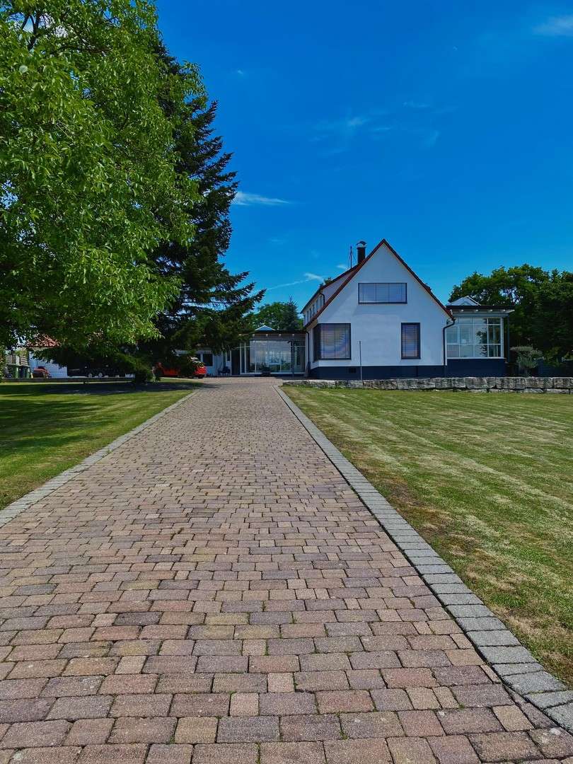 Thumbnail-Haus zum Kaufen in Affalterbach 1.690.000,00 € 300 m²