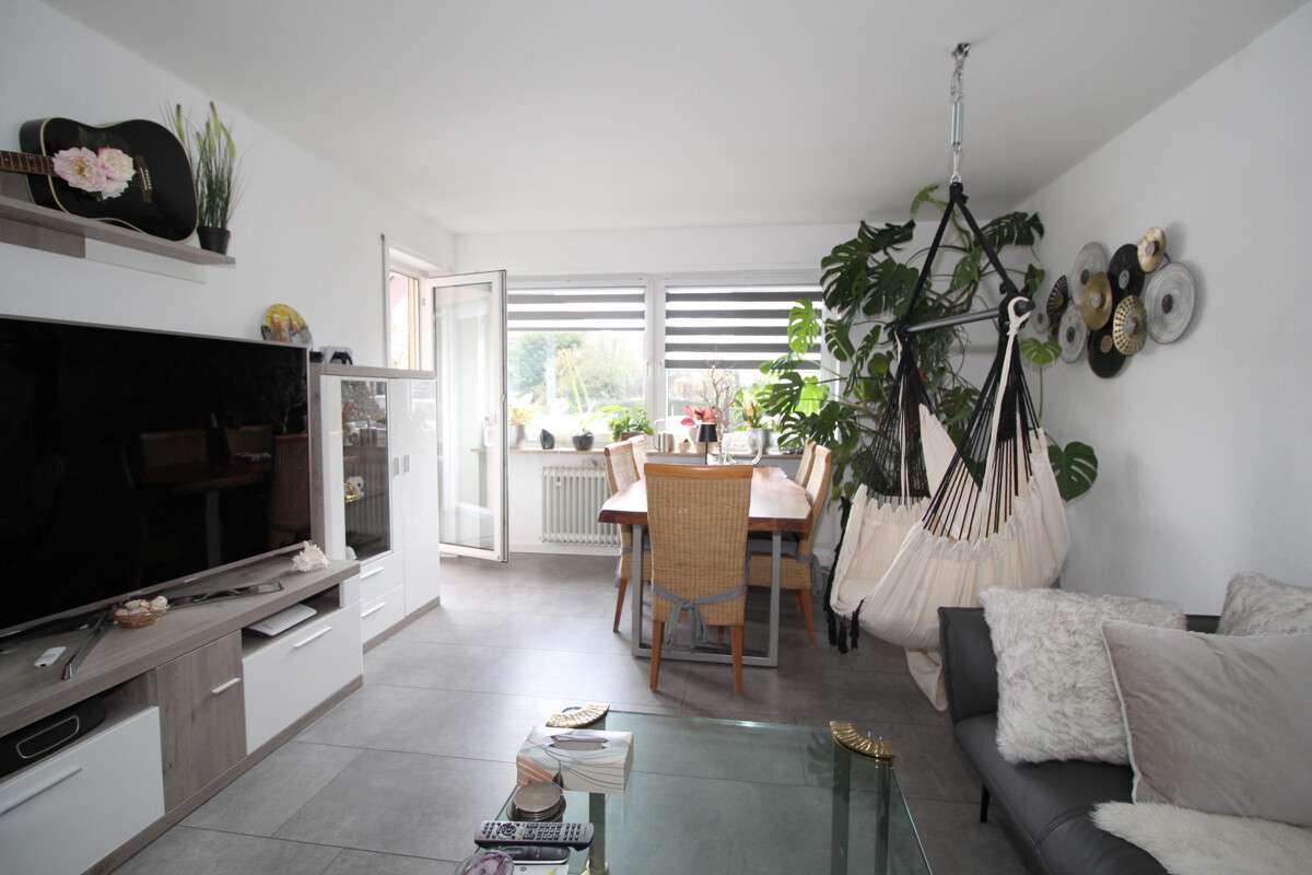 Thumbnail-Wohnung zum Kaufen in Niedernhausen 244.000,00 € 77 m²