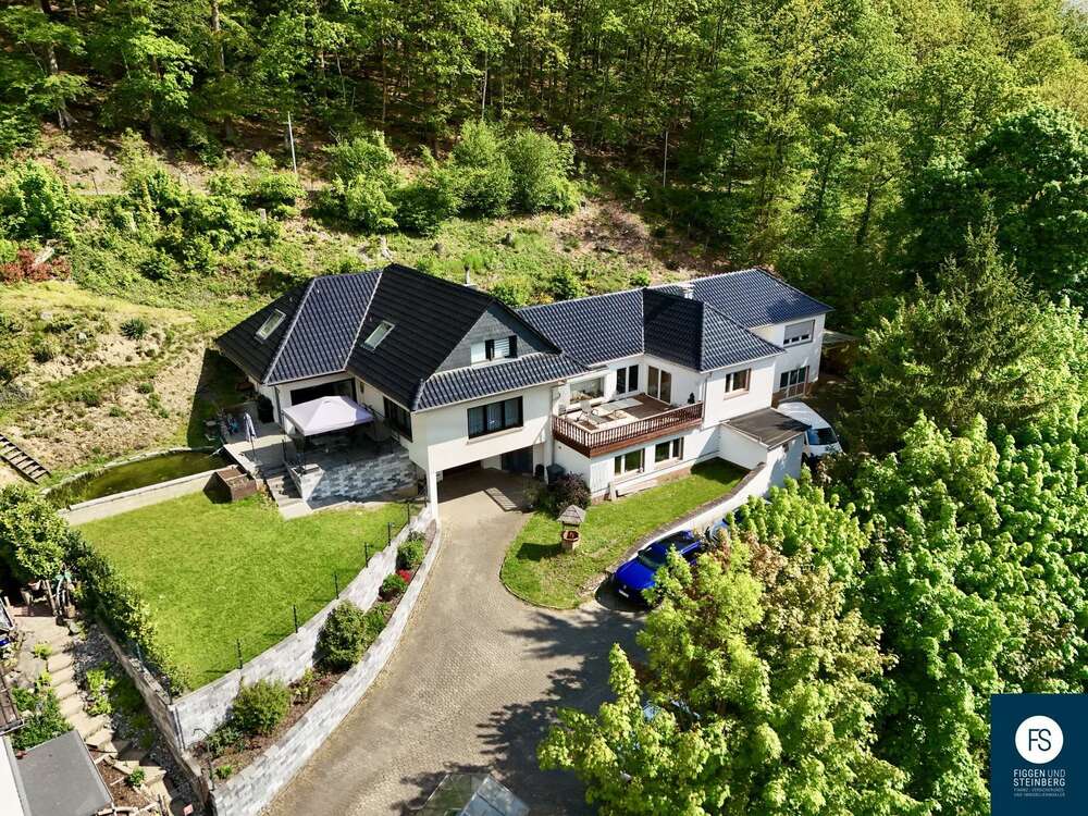 Thumbnail-Haus zum Kaufen in Plettenberg 485.000,00 € 346 m²