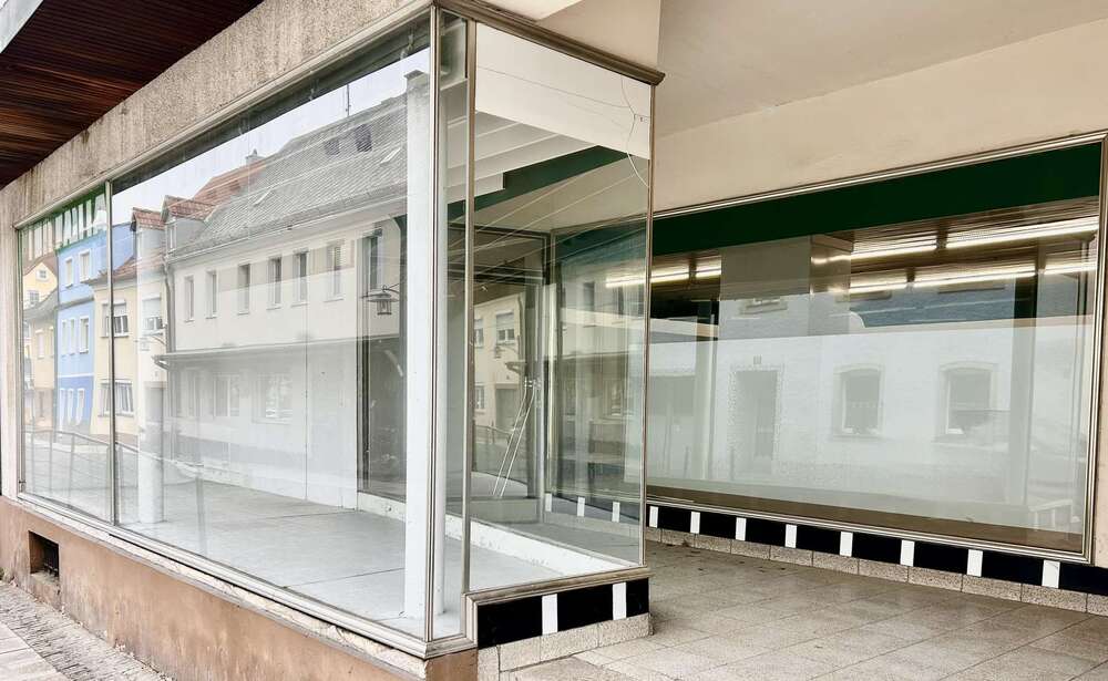 Thumbnail-Einzelhandel in Windischeschenbach 350,00 € 95 m²