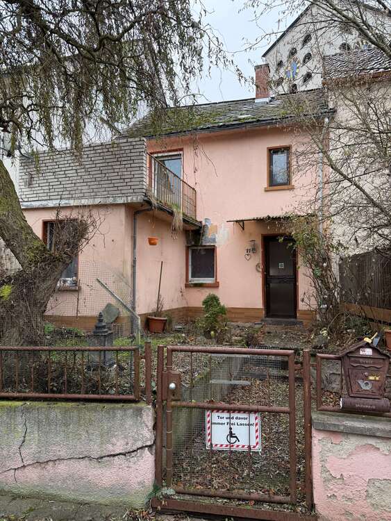 Thumbnail-Haus zum Kaufen in Brechen 50.000,00 € 79 m²