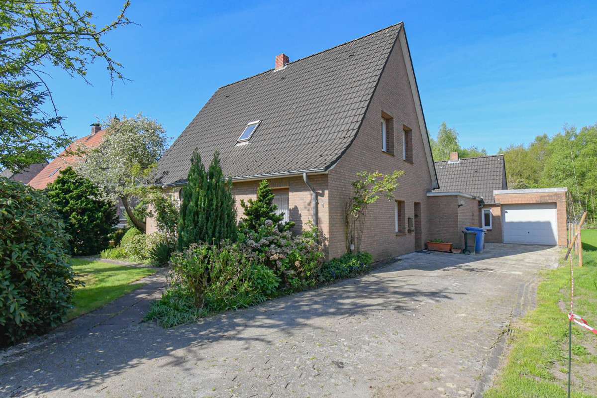 Thumbnail-Haus zum Kaufen in Bösel 199.000,00 € 143.89 m²
