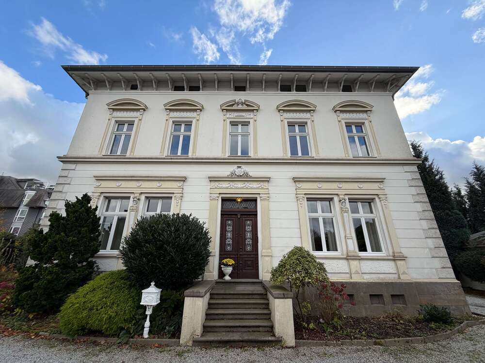 Thumbnail-Haus zum Kaufen in Wermelskirchen 990.000,00 € 427 m²