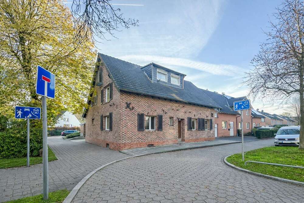 Thumbnail-Haus zum Kaufen in Düsseldorf 650.000,00 € 240.69 m²