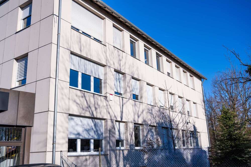 Thumbnail-Büro in Stuttgart Stammheim 2.250,00 € 230 m²