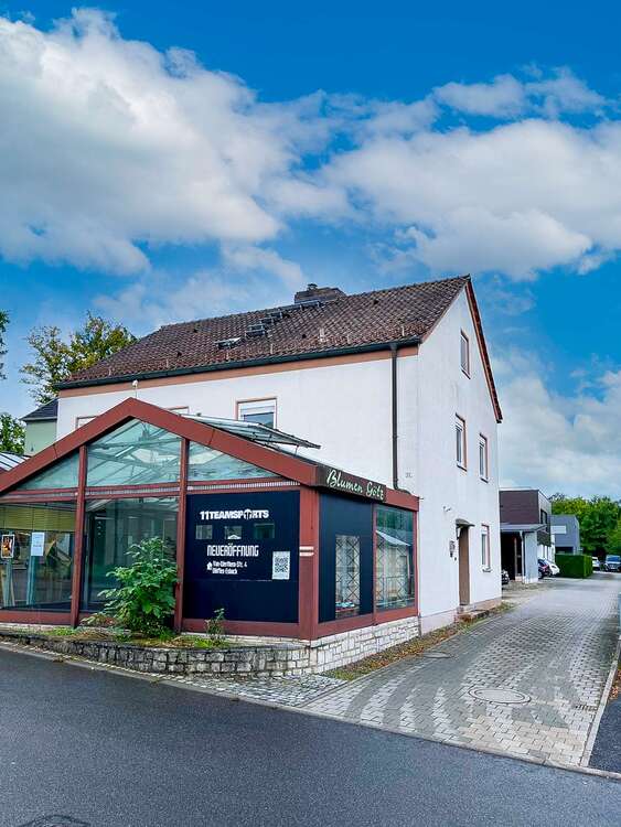 Thumbnail-Haus zum Kaufen in Coburg 288.500,00 € 229 m²