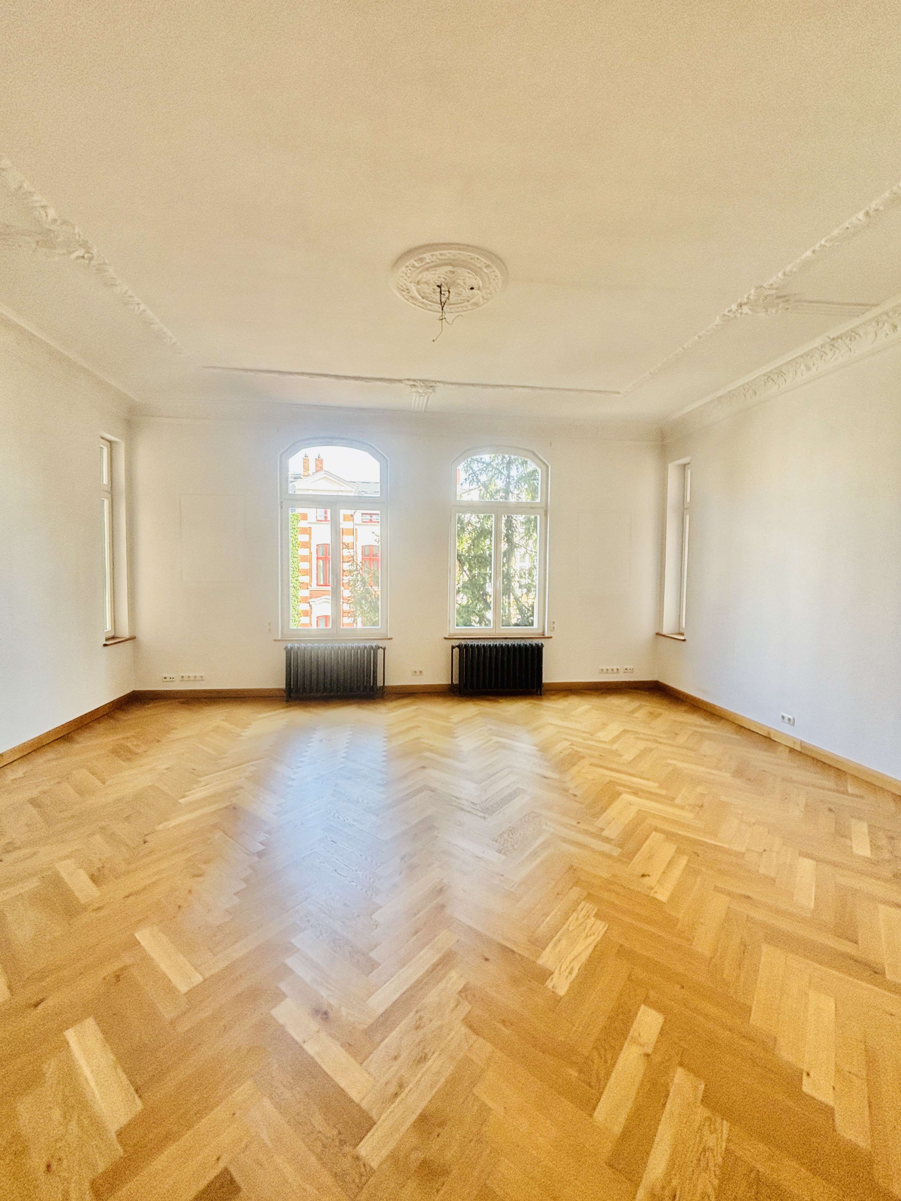 Thumbnail-Wohnung zum Mieten in Schwerin 2.130,00 € 177 m²