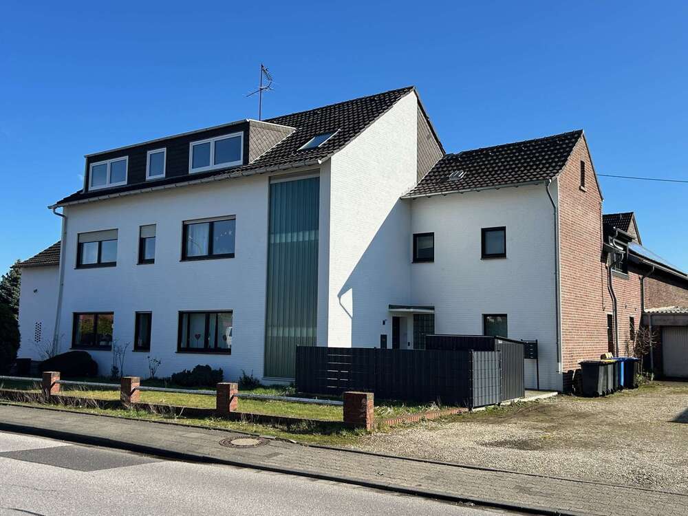 Thumbnail-Wohnung zum Kaufen in Korschenbroich 155.000,00 € 81.53 m²