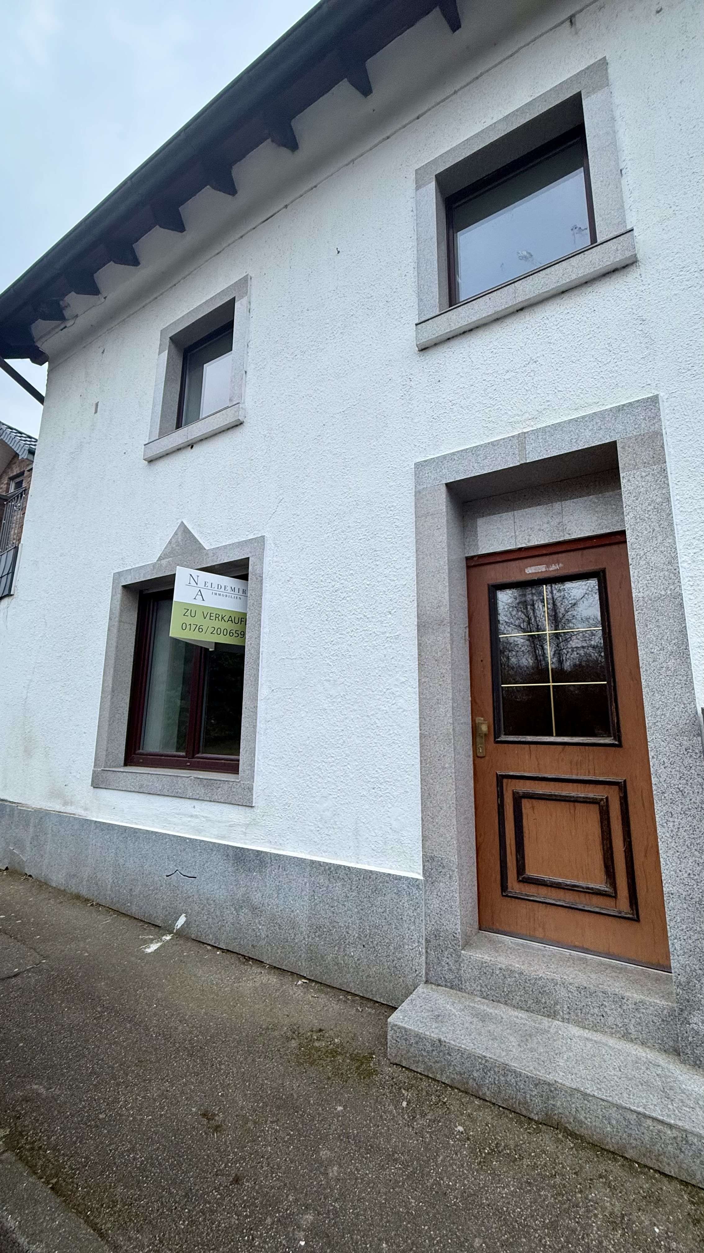 Thumbnail-Haus zum Kaufen in Inden 230.000,00 € 254 m²