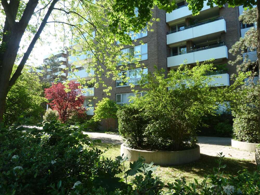 Thumbnail-Wohnung zum Kaufen in Düsseldorf 230.000,00 € 83 m²