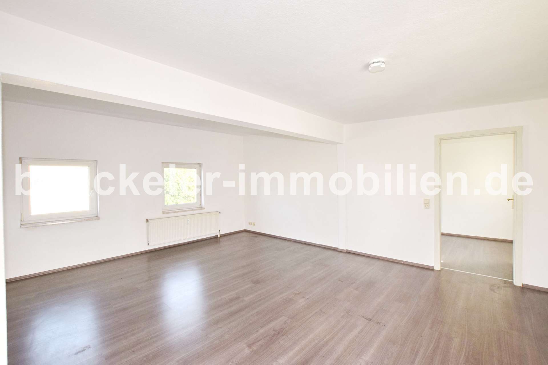 Thumbnail-Wohnung zum Mieten in Halle 500,00 € 71 m²