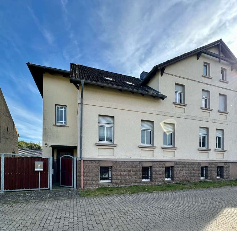 Thumbnail-Haus zum Kaufen in Rochau 155.000,00 € 200 m²