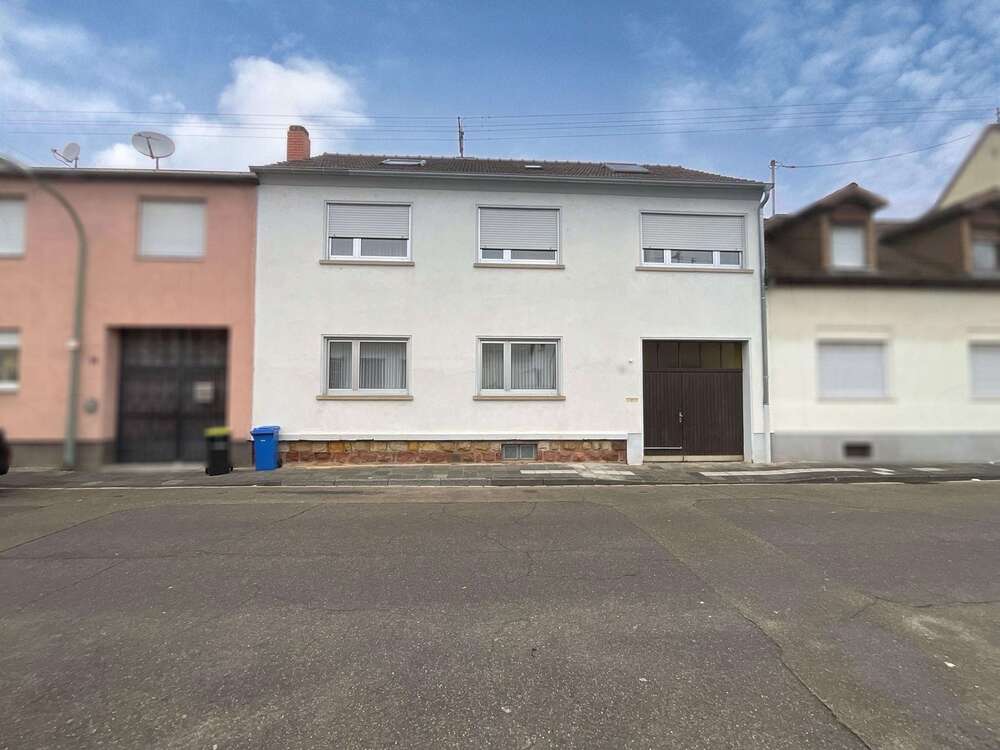 Thumbnail-Haus zum Kaufen in Ludwigshafen 349.000,00 € 192 m²