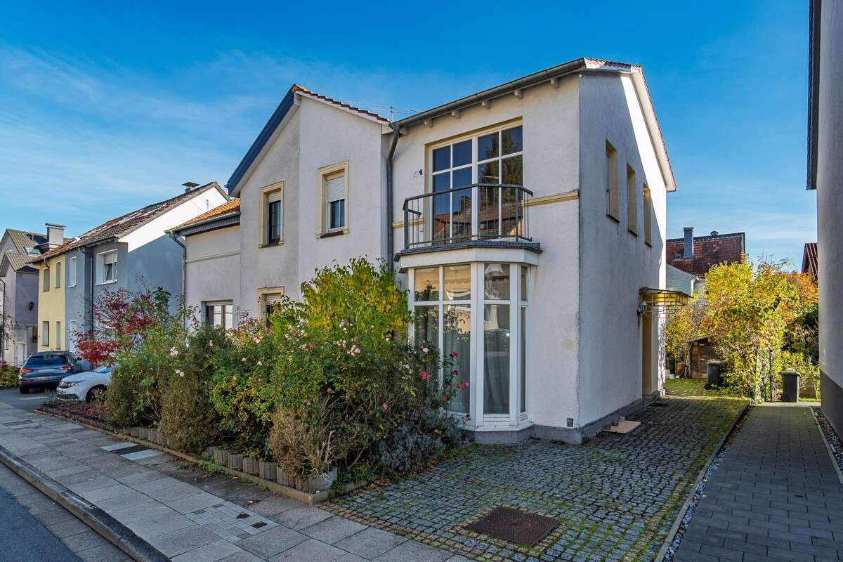 Thumbnail-Haus zum Mieten in Bielefeld 1.500,00 € 139 m²