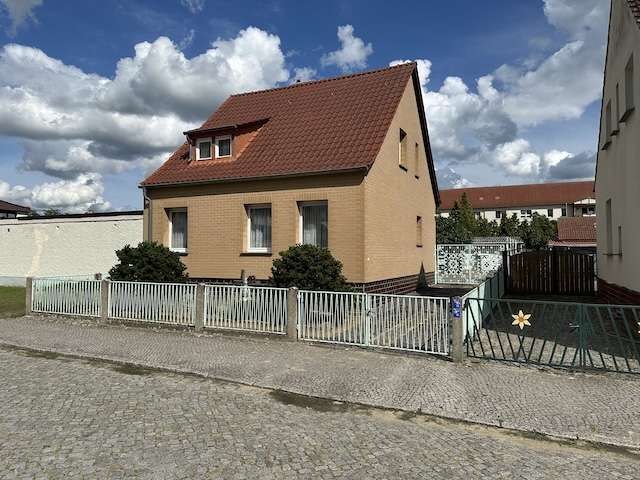 Thumbnail-Haus zum Kaufen in Schwedt 168.000,00 € 111 m²