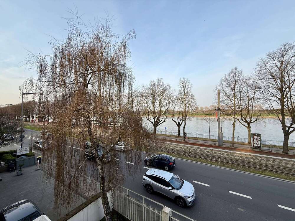 Thumbnail-Wohnung zum Mieten in Köln-Marienburg 1.800,00 € 82 m²