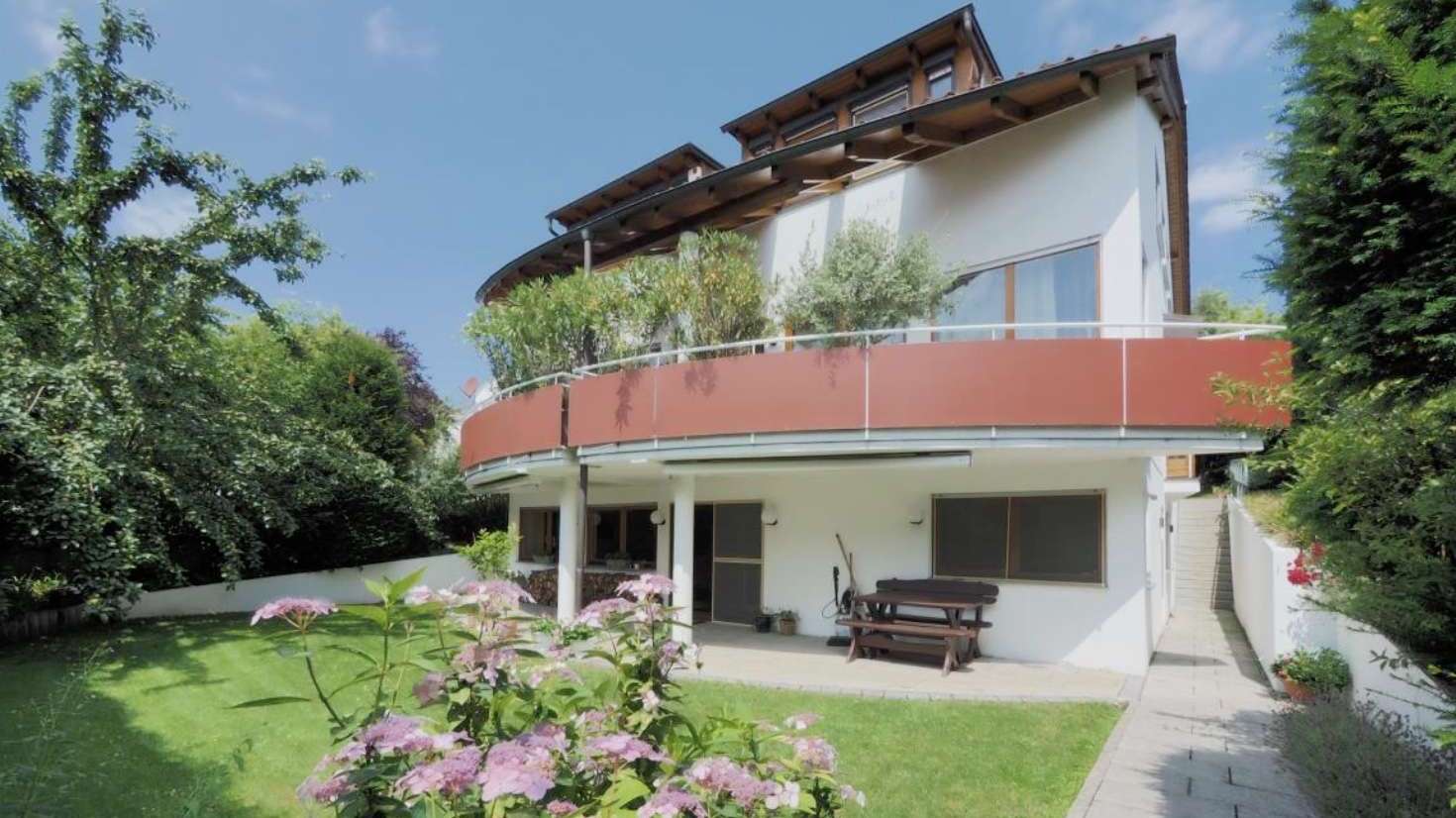 Thumbnail-Haus zum Kaufen in Weinstadt 1.879.000,00 € 354.15 m²