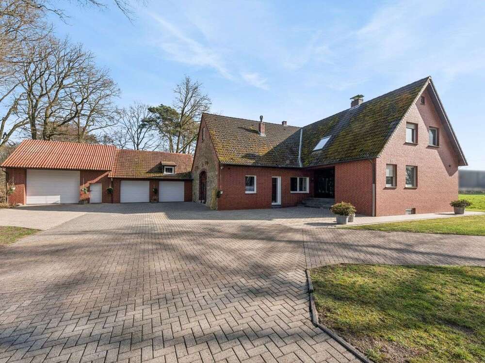 Thumbnail-Haus zum Kaufen in Wallenhorst 1.550.000,00 € 300 m²