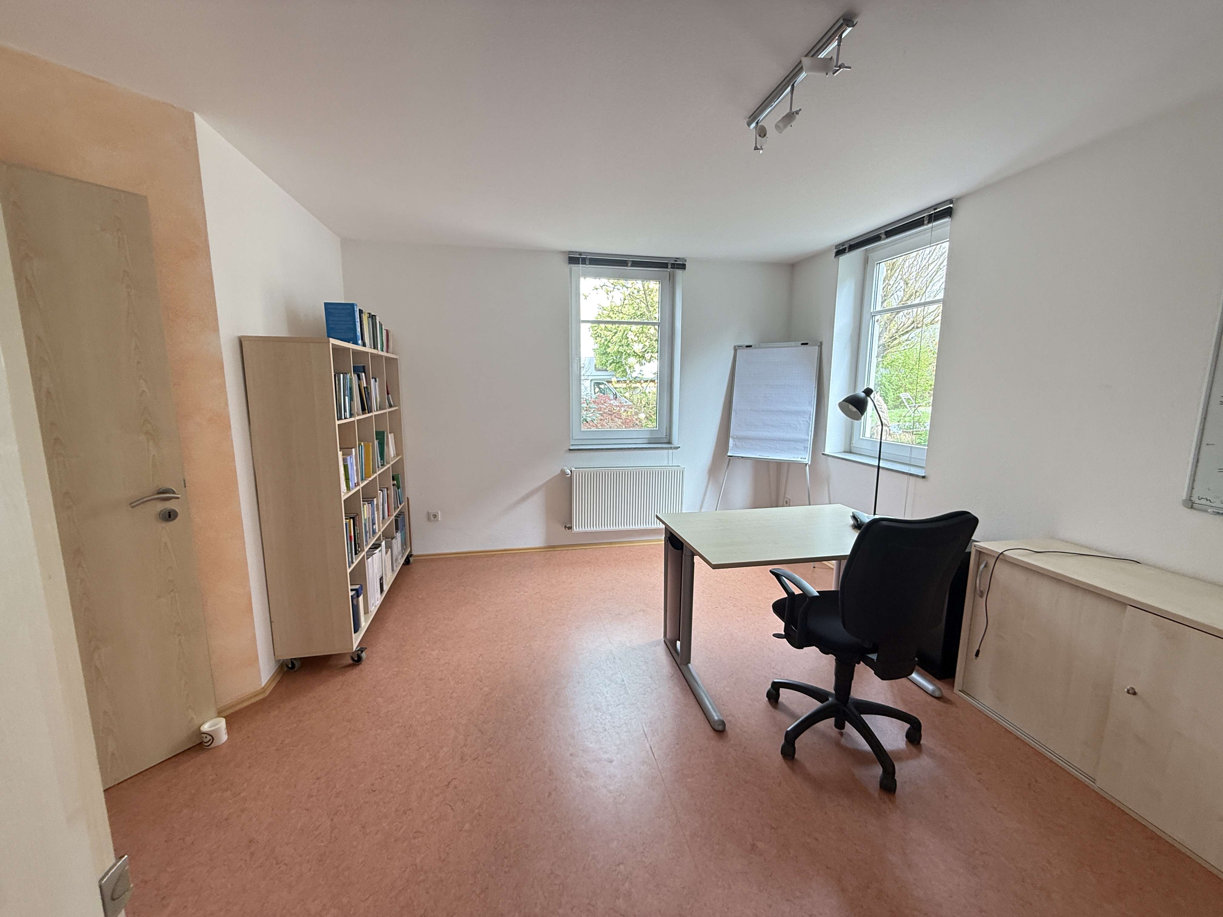 Thumbnail-Büro in Kirchhain-Schönbach 225,00 € 20 m²