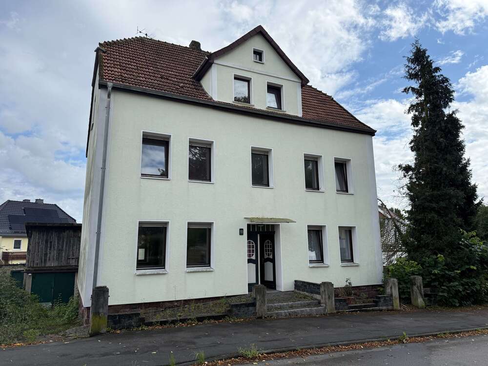 Thumbnail-Haus zum Kaufen in Beverungen 119.000,00 € 204 m²