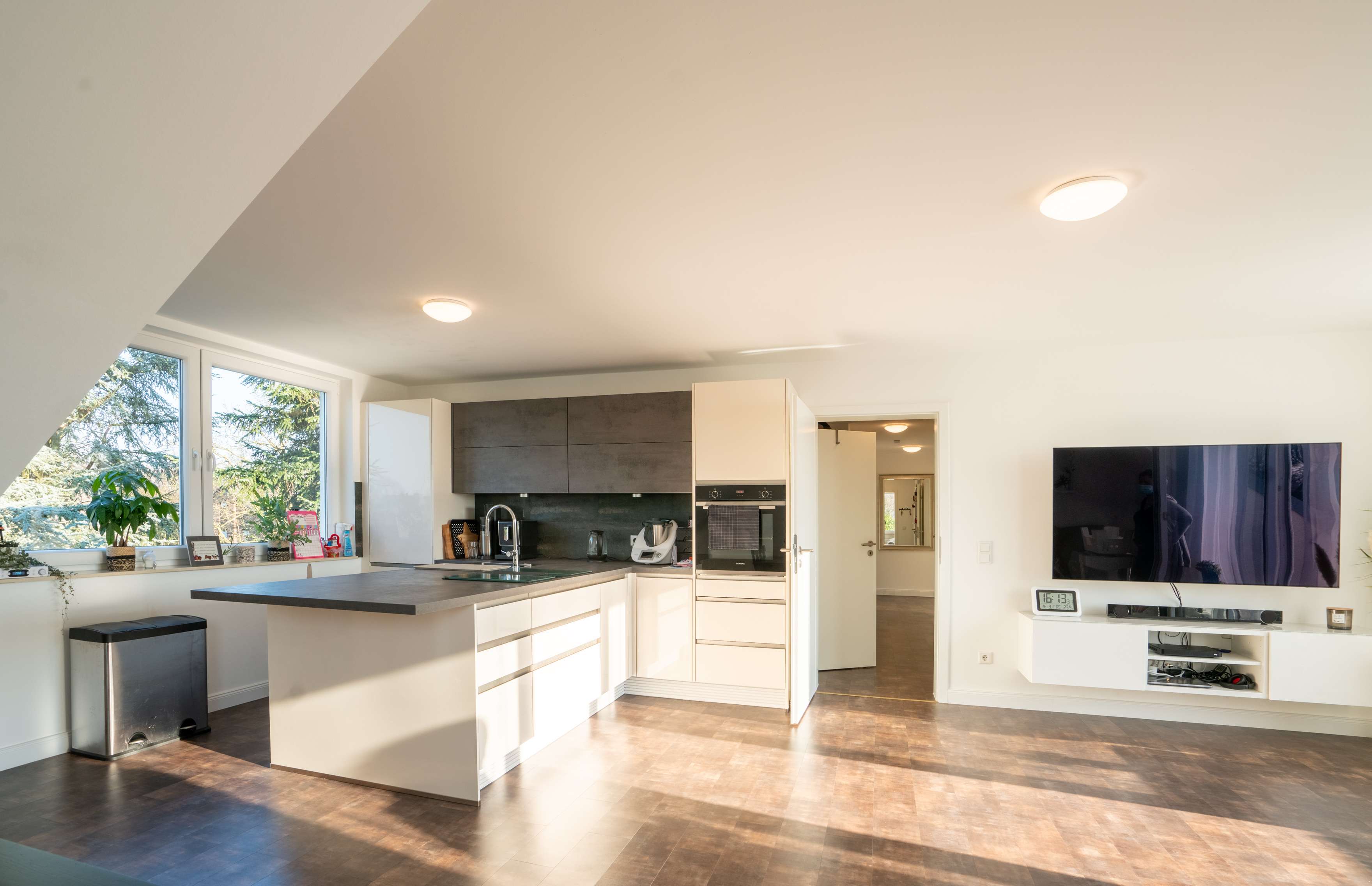 Thumbnail-Wohnung zum Kaufen in Düsseldorf 250.000,00 € 107 m²