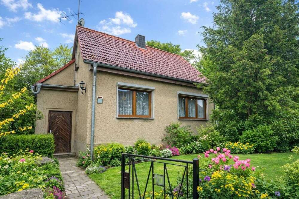 Thumbnail-Haus zum Kaufen in Halle 179.000,00 € 87 m²