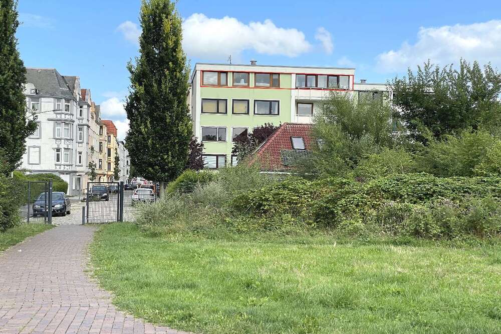 Thumbnail-Wohnung zum Kaufen in Bremerhaven 95.000,00 € 88 m²